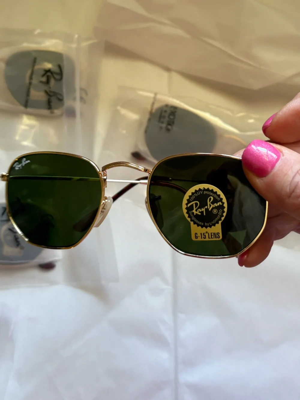 NEW-NOT Ray-Ban Women’s Gold Frame Sunglasses with Green Lenses